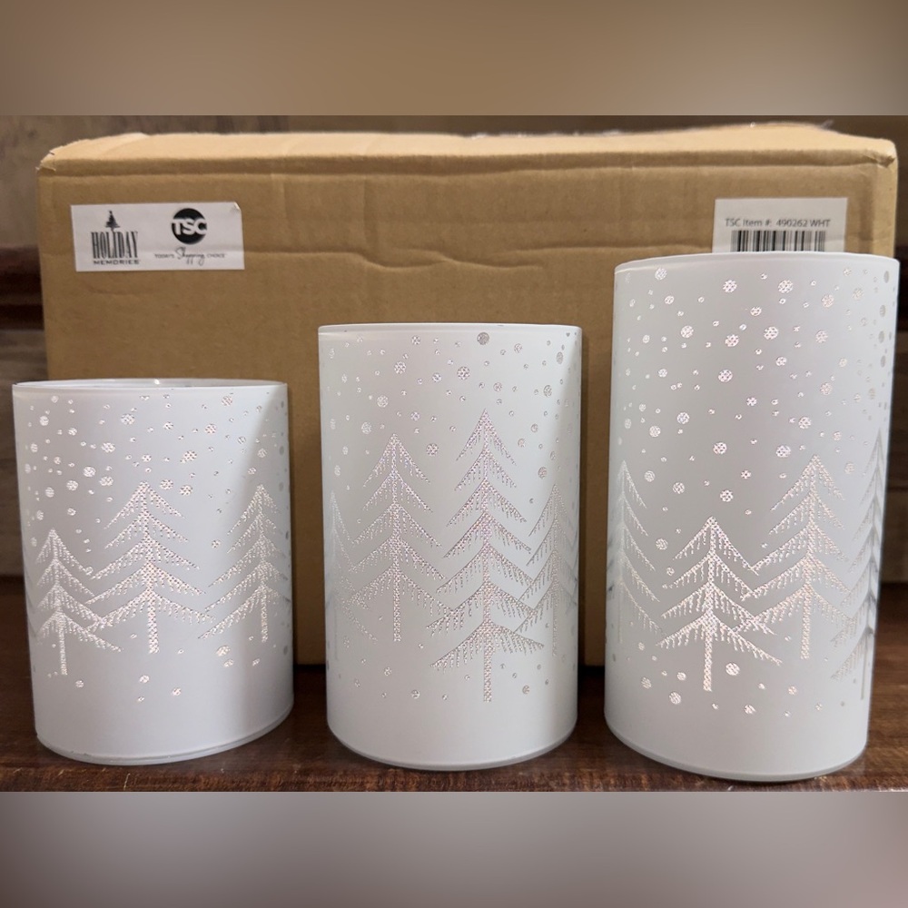 Super Cute 🥰 Set of 3 Glass Lanterns 🎄 With LED with 6 Hours Timer ⏲️ - NEW